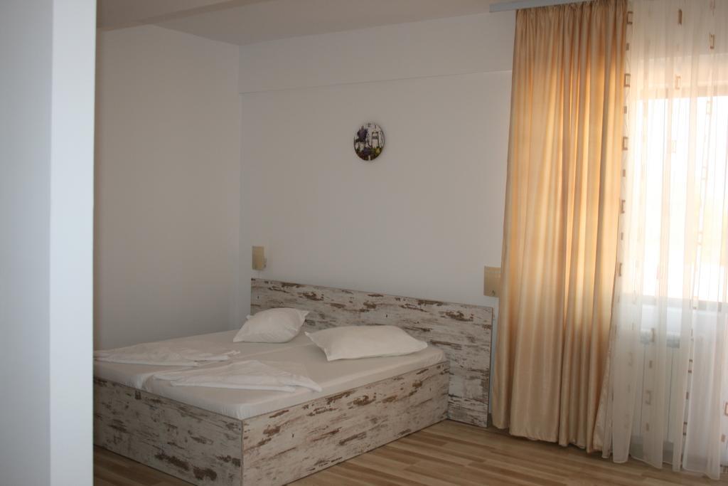 Mihaela 3*